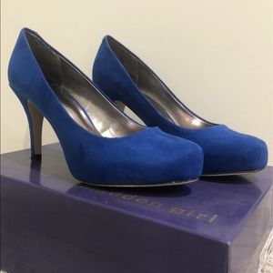 Blue heels size 7.5